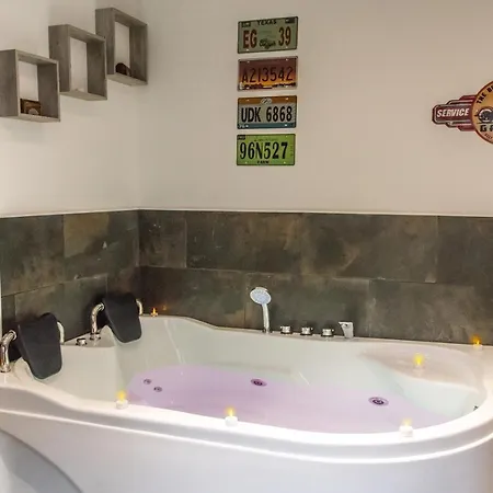 فندق مبيت وإفطار Aux 3 Nuances Privatives & كاليه