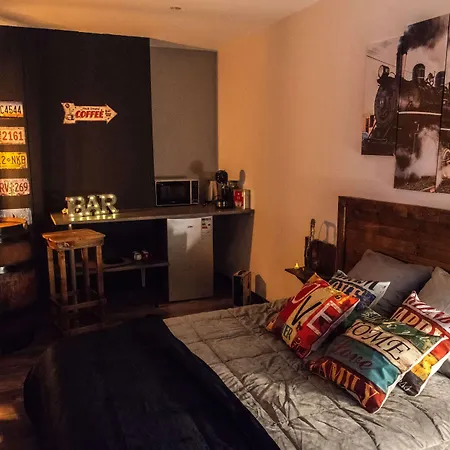 Aux 3 Nuances Privatives & * Calais