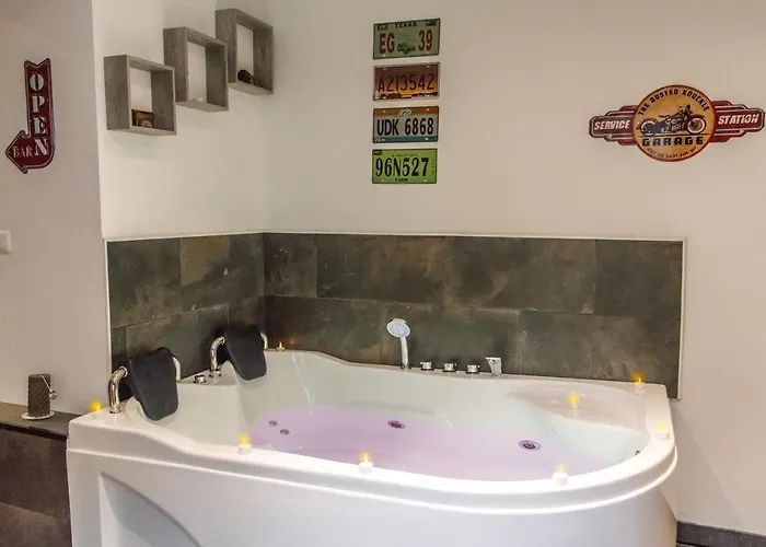 Couette-café Aux 3 Nuances Privatives&spa Calais