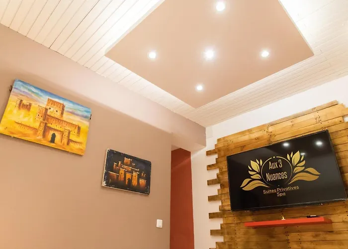 Aux 3 Nuances Privatives&spa Couette-café